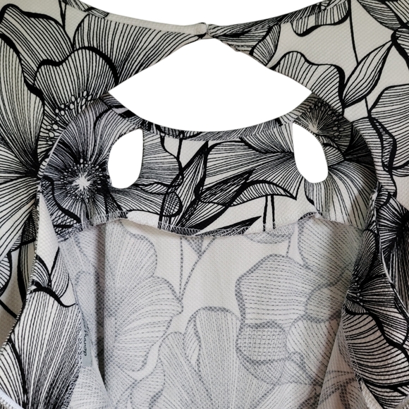 Danny & Nicole Sz 18 Black & White Floral Sleeveless Dress. Fit & Flare, Keyhole - Picture 10 of 12